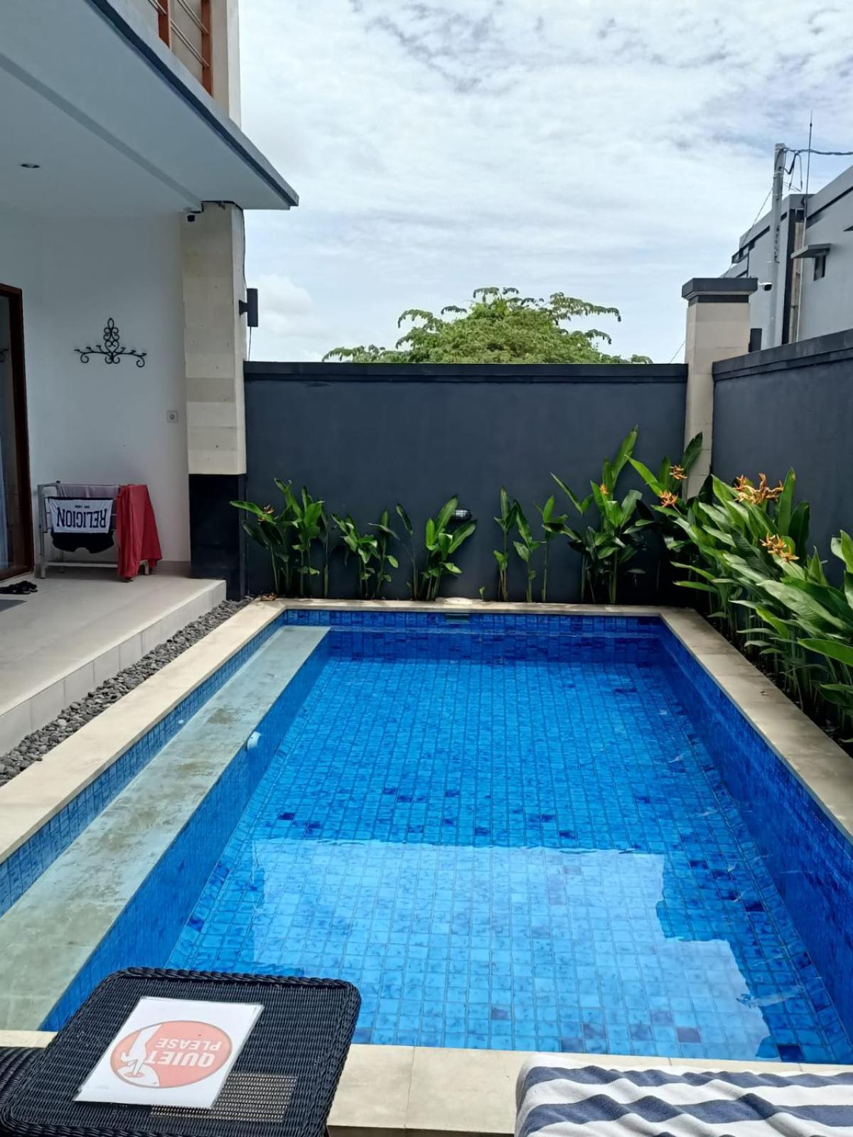 Kasmaran Bali Guest House Munggu Esterno foto